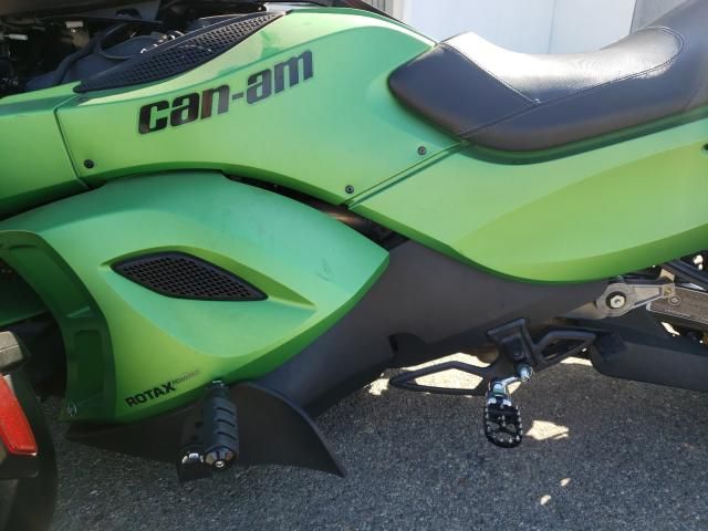 2013 Can-Am Spyder Roadster RS