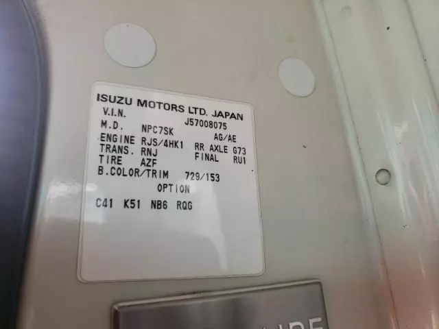 2005 Isuzu NPR