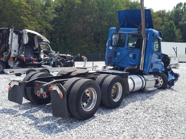 2015 Freightliner Cascadia 125