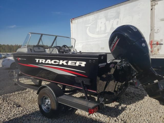 2019 Tracker Boat