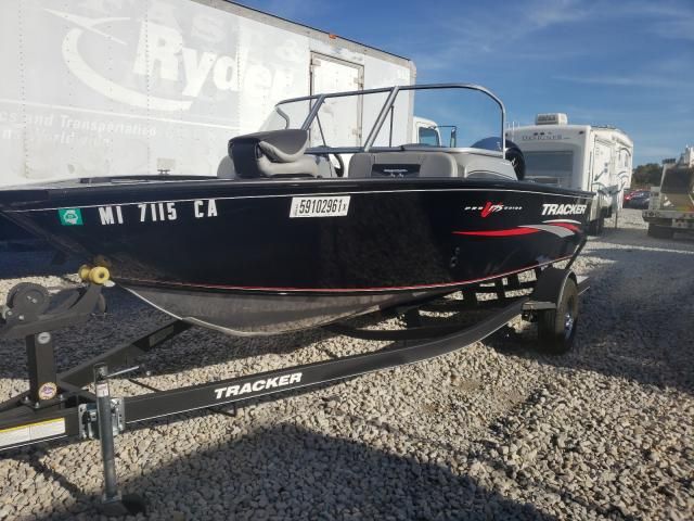 2019 Tracker Boat