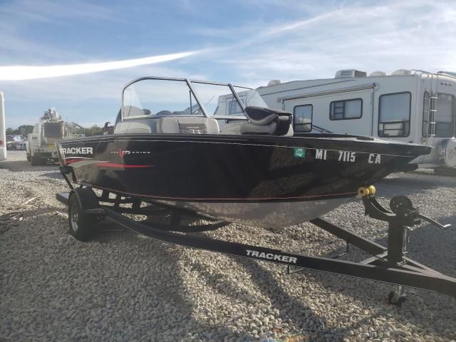 2019 Tracker Boat