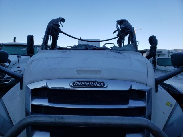 2019 Freightliner Cascadia 126