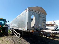 Salvage trucks for sale at Montreal Est, QC auction: 2016 Manac Inc Trailer