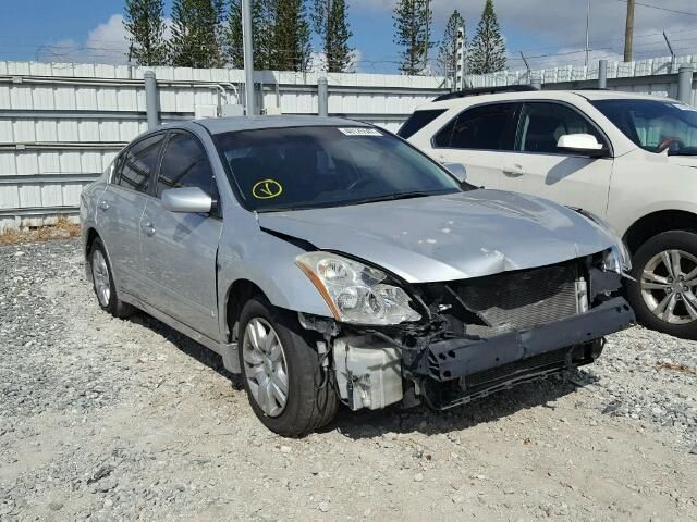 2010 Nissan Altima Base