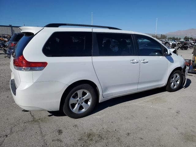 2014 Toyota Sienna LE