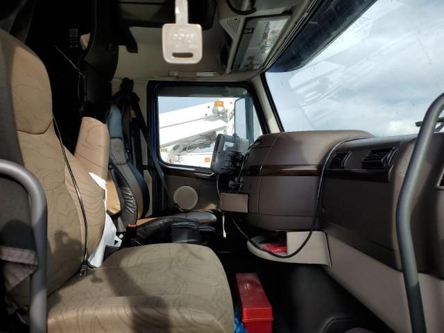 2013 Volvo VN VNL