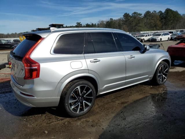 2022 Volvo XC90 T6 Momentum