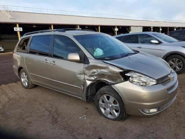 2004 Toyota Sienna XLE