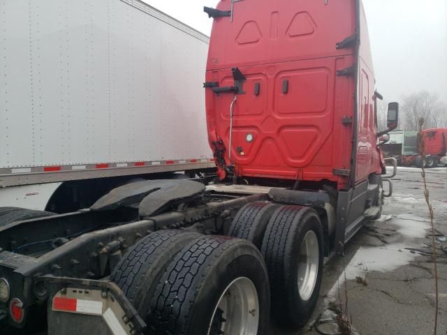 2021 Freightliner Cascadia 126