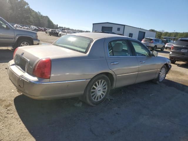 2003 Lincoln Town Car Signature