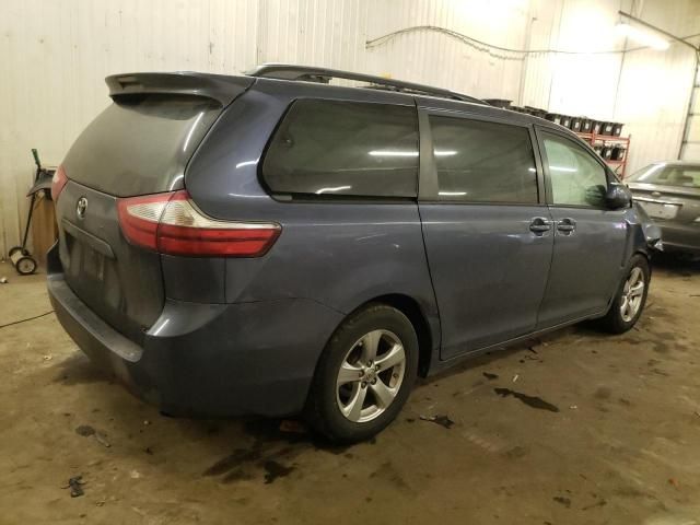 2017 Toyota Sienna LE