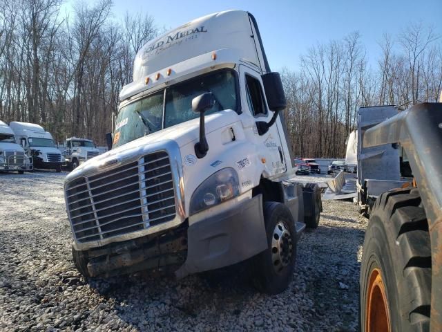 2018 Freightliner Cascadia 113