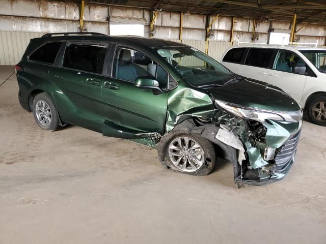 2021 Toyota Sienna LE