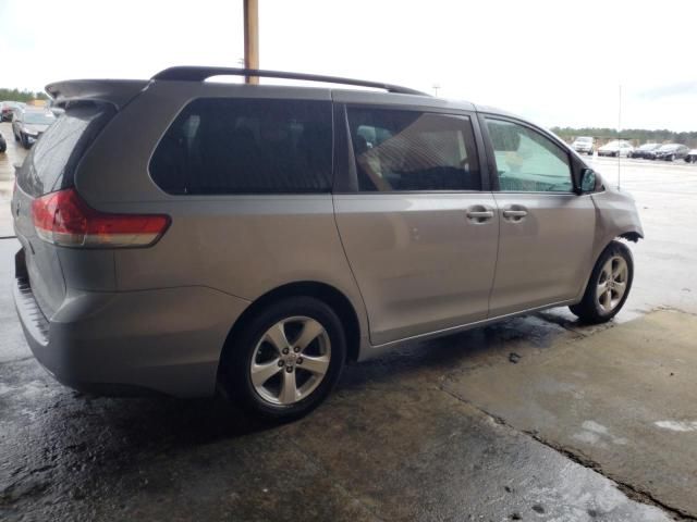 2013 Toyota Sienna LE