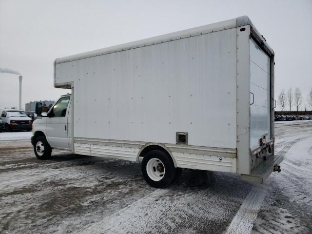 2006 Ford Econoline E450 Super Duty Cutaway Van