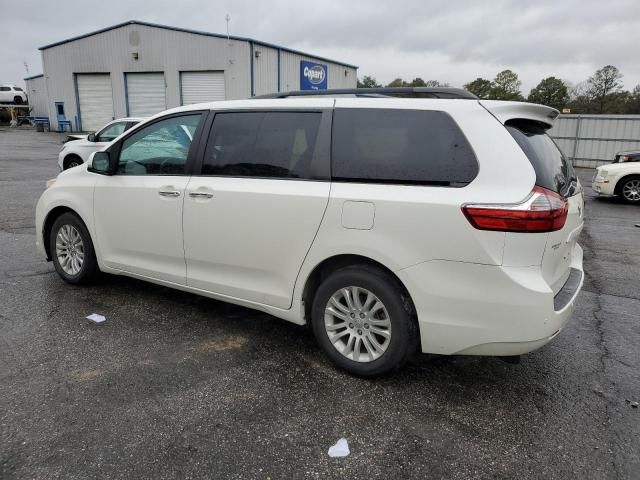 2017 Toyota Sienna XLE