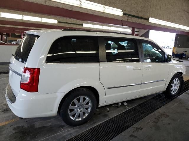 2013 Chrysler Town & Country Touring