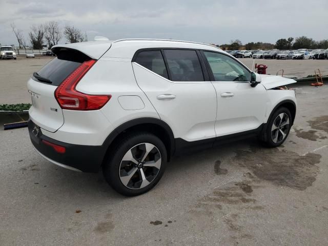 2024 Volvo XC40 Core