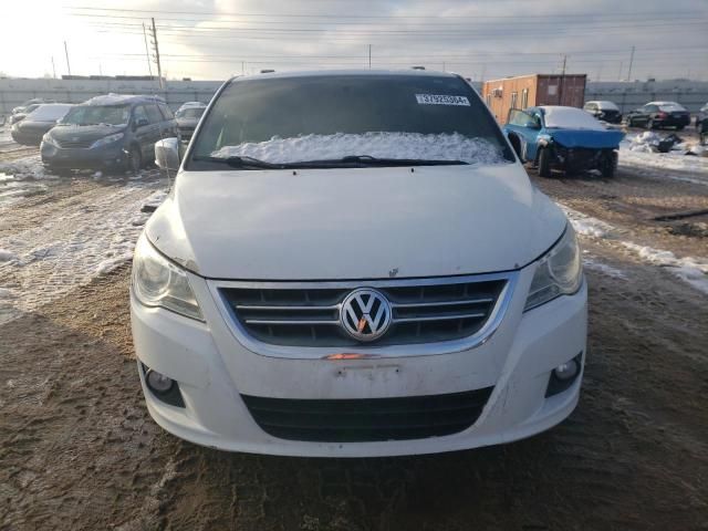 2013 Volkswagen Routan SEL Premium