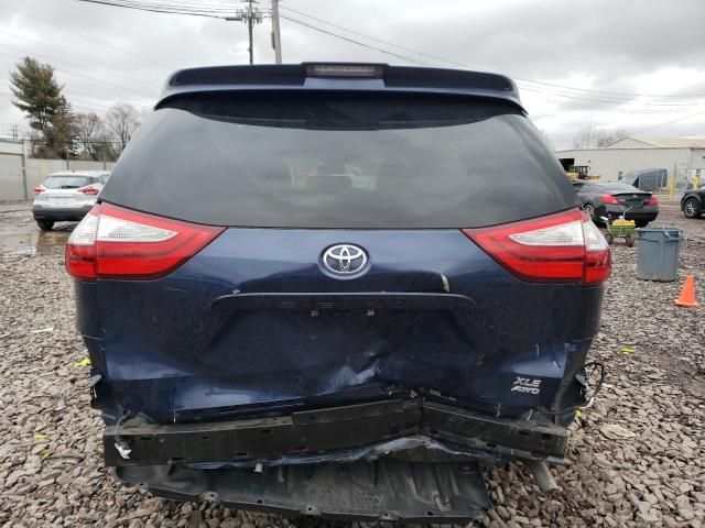 2018 Toyota Sienna XLE