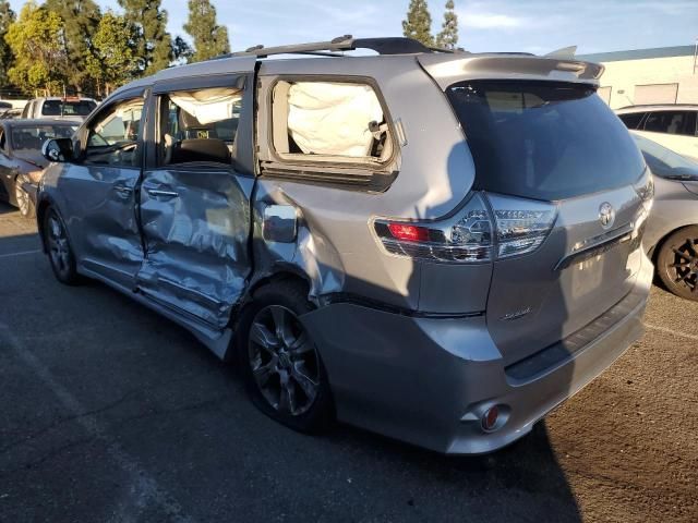 2013 Toyota Sienna Sport