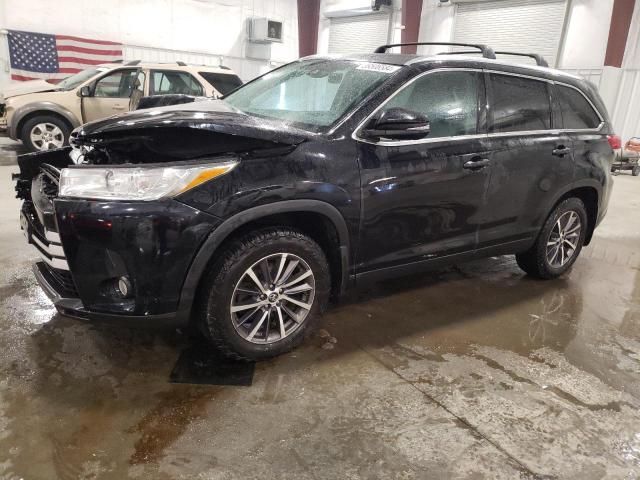 2019 Toyota Highlander SE