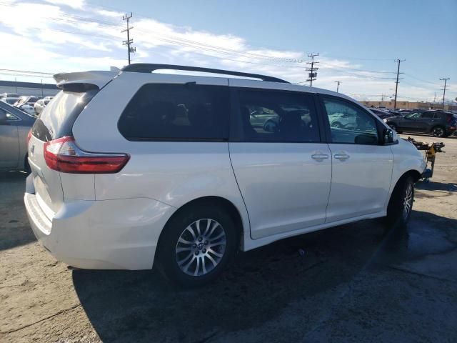 2018 Toyota Sienna XLE