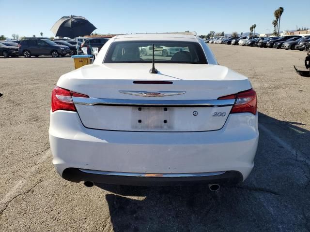 2013 Chrysler 200 Limited