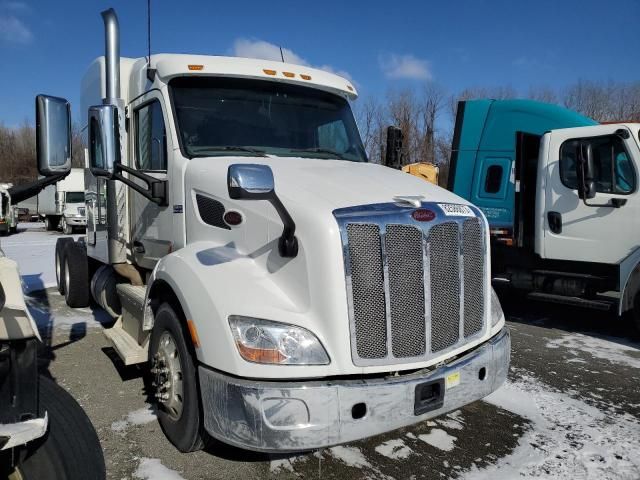 2017 Peterbilt 579