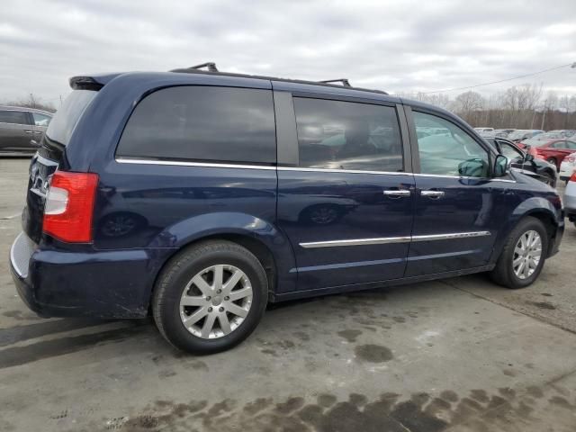 2012 Chrysler Town & Country Touring L