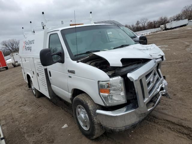 2012 Ford Econoline E350 Super Duty Cutaway Van