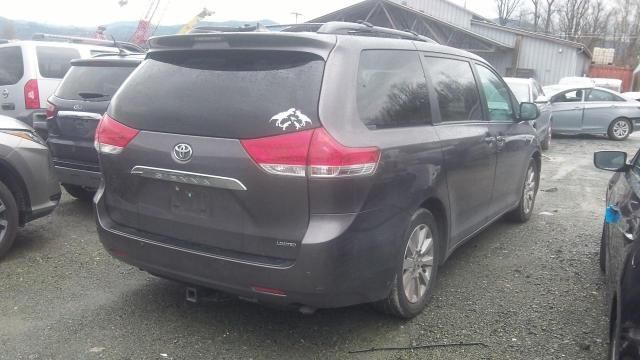 2011 Toyota Sienna XLE