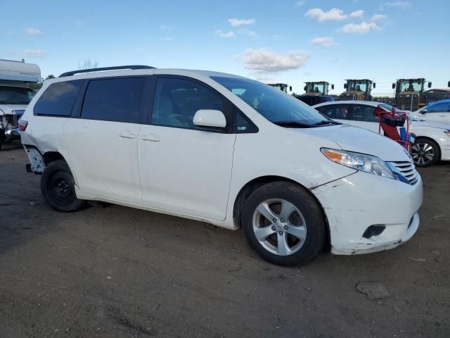 2017 Toyota Sienna LE