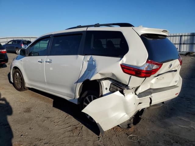 2019 Toyota Sienna XLE