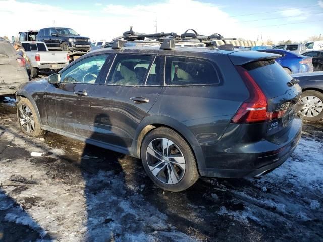 2020 Volvo V60 Cross Country T5 Momentum