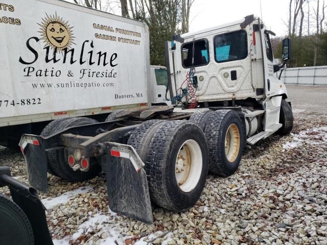 2016 Freightliner Cascadia 113