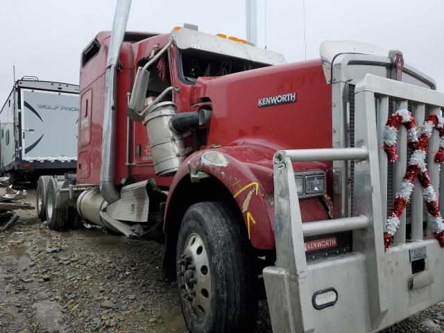 2007 Kenworth Construction W900