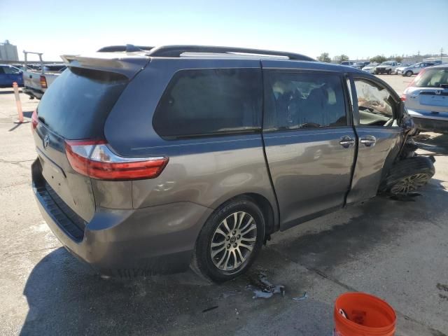 2018 Toyota Sienna XLE