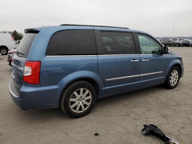 2012 Chrysler Town & Country Touring L