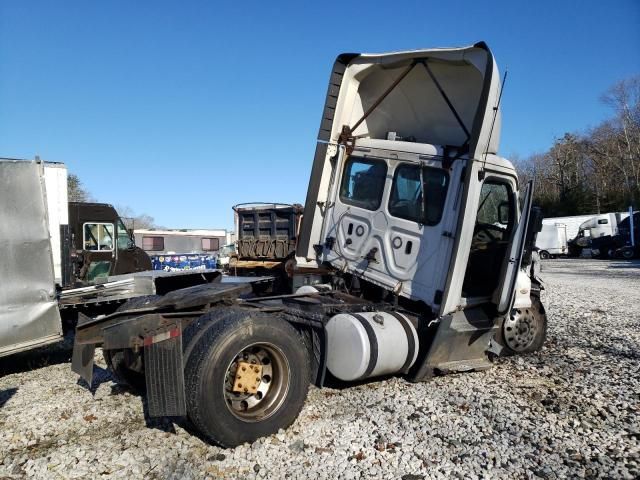 2018 Freightliner Cascadia 113