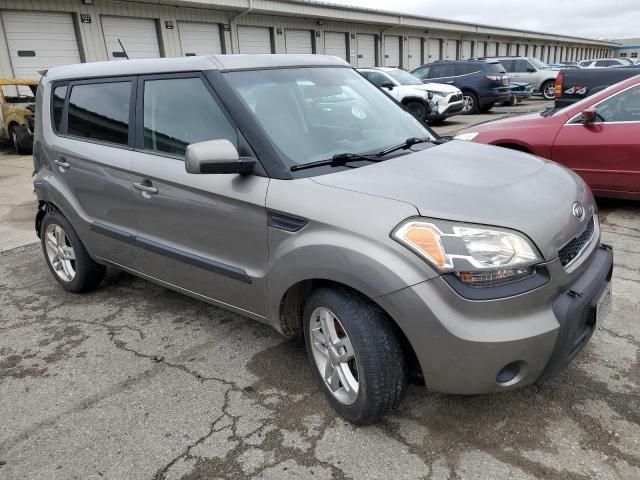 2011 KIA Soul +