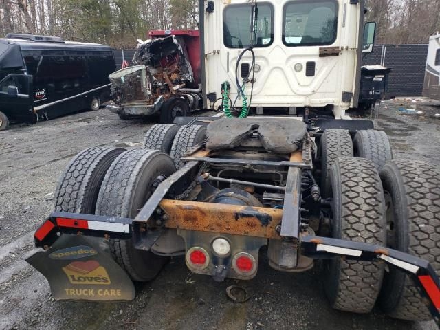 2016 Freightliner Cascadia 125