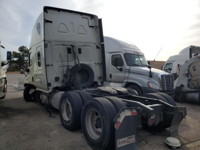 2015 Freightliner Cascadia 125