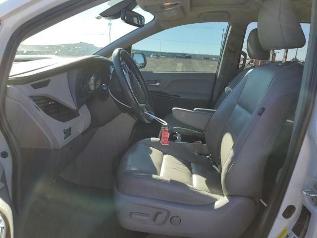 2018 Toyota Sienna XLE