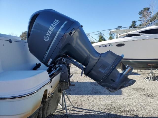 2015 Robalo Boat