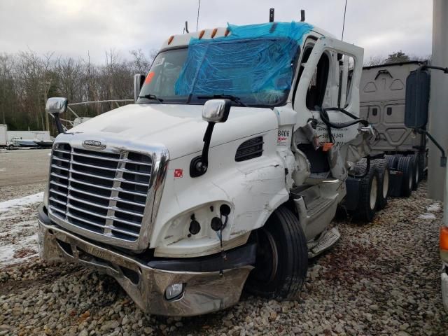 2016 Freightliner Cascadia 113