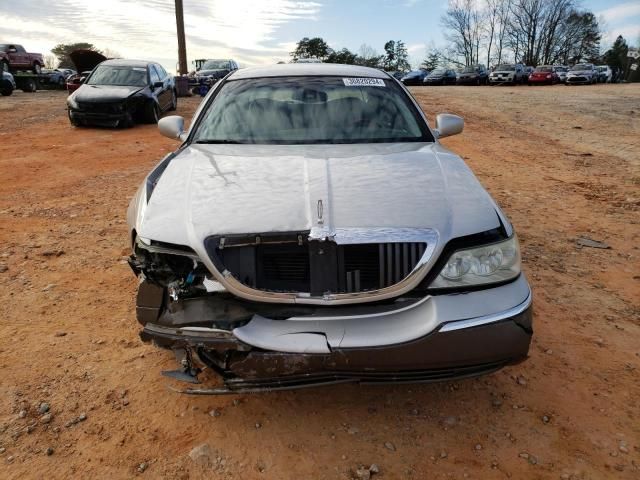 2003 Lincoln Town Car Signature