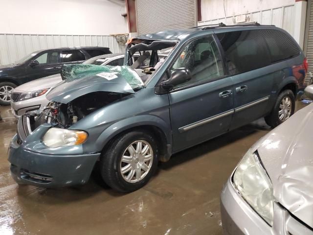 2005 Chrysler Town & Country Touring