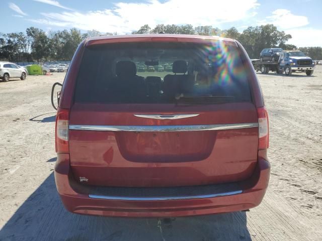 2014 Chrysler Town & Country Touring L